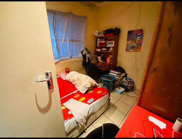3 BEDROOM HOUSE FOR SALE IN KENSINGTON